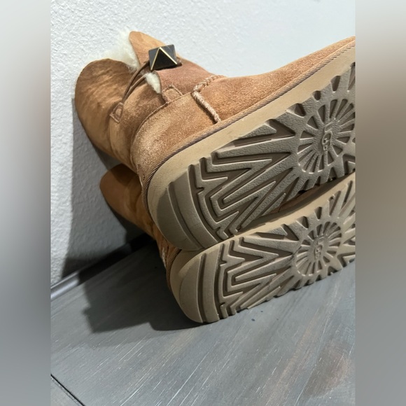 UGG Chestnut Button Winter Boots Size: 7 - Picture 10 of 10